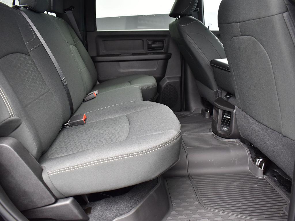 2026 RAM 2500 BLACK EXPRESS CREW CAB 4X4 6'4' BOX — миниатюра 24