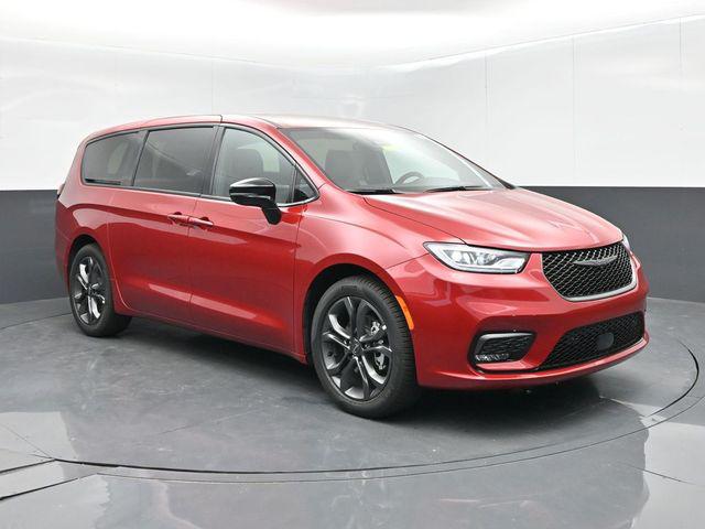 New 2026 Chrysler Pacifica L