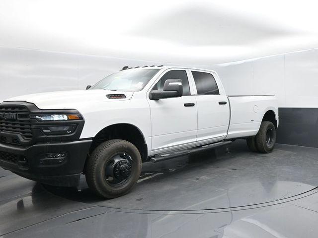 صورة 3 لـ 2026 RAM 3500 TRADESMAN CREW CAB 4X4 8' BOX
