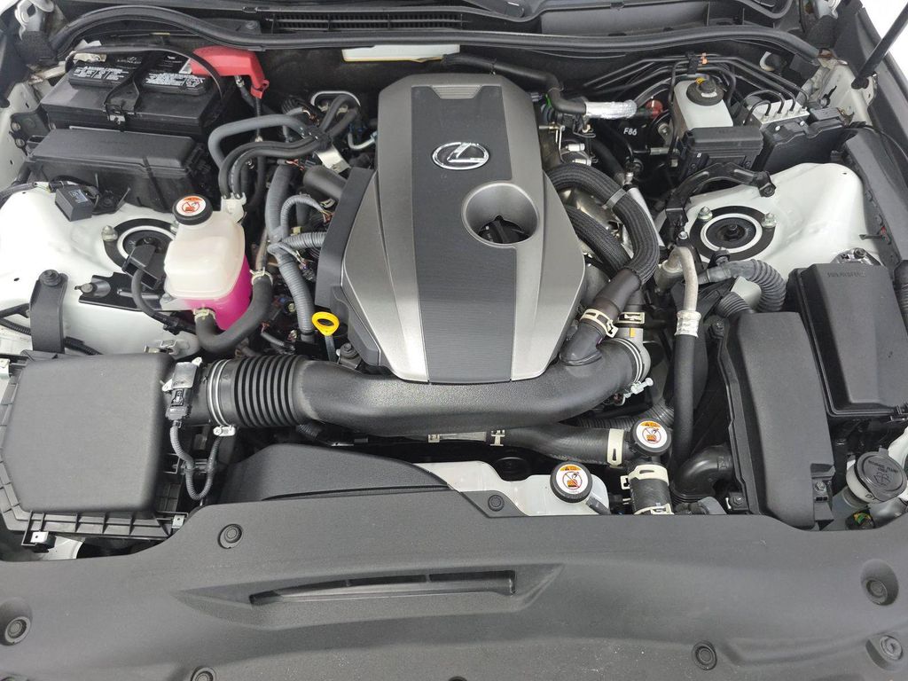 2024 Lexus IS 300 BASE — фото 8