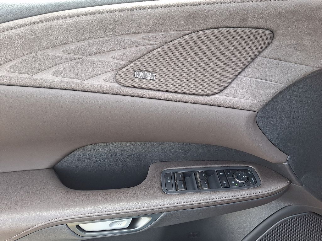 صورة مصغرة 12 لـ 2025 Lexus RX 450H+ LUXURY
