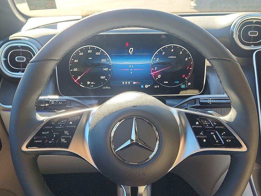 2026 Mercedes-BENZ GLC — миниатюра 13