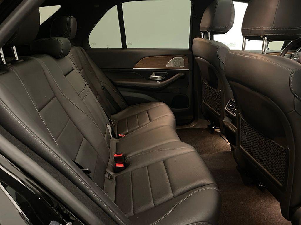 2026 Mercedes-BENZ GLE photo 6