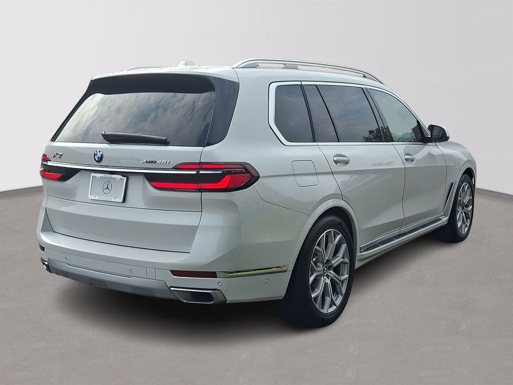 صورة 4 لـ 2025 BMW X7 XDRIVE40I