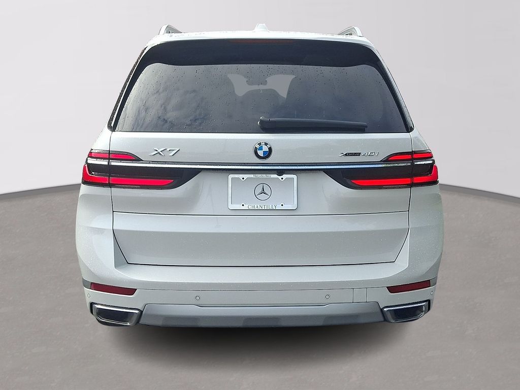 صورة 5 لـ 2025 BMW X7 XDRIVE40I