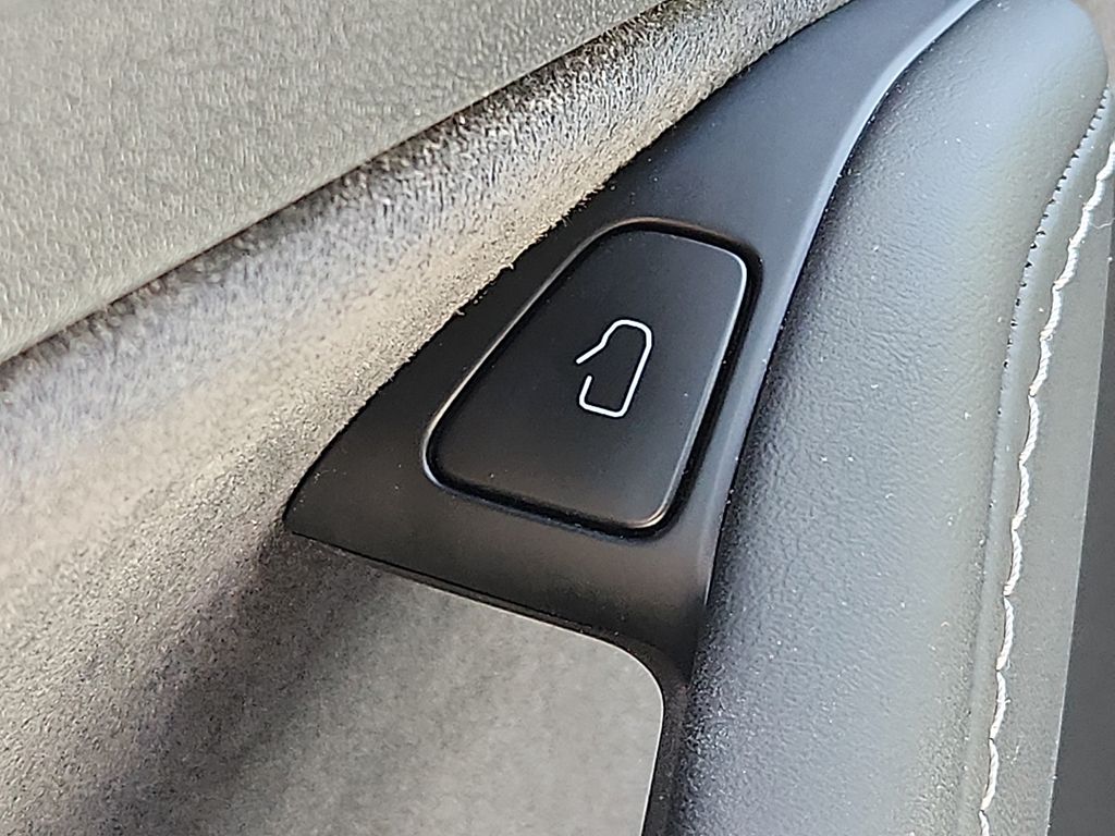 2023 Tesla MODEL Y LONG RANGE — миниатюра 22
