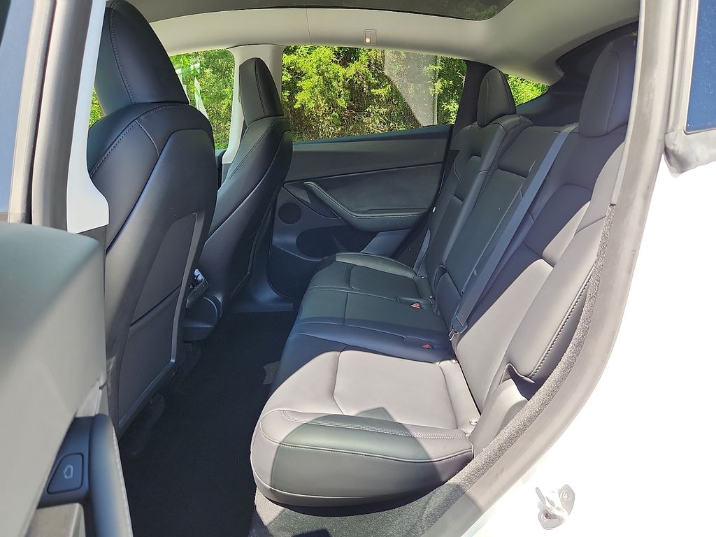 صورة 10 لـ 2023 Tesla MODEL Y LONG RANGE