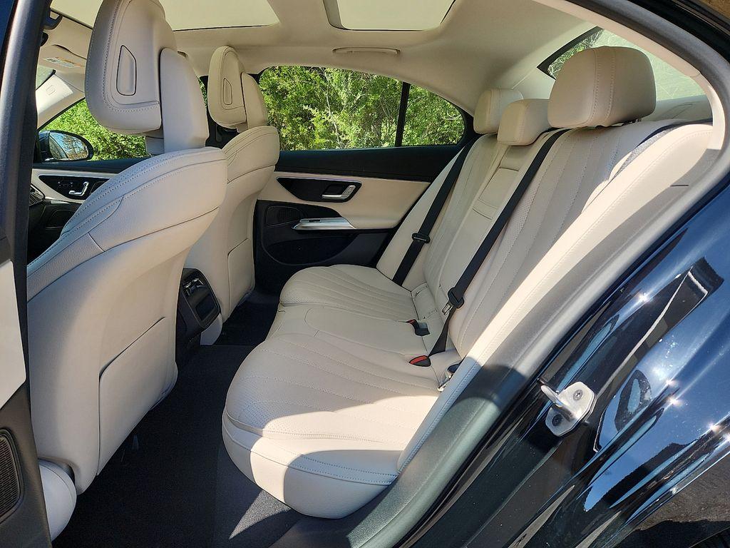 MERCEDES-BENZ E-CLASS - 10