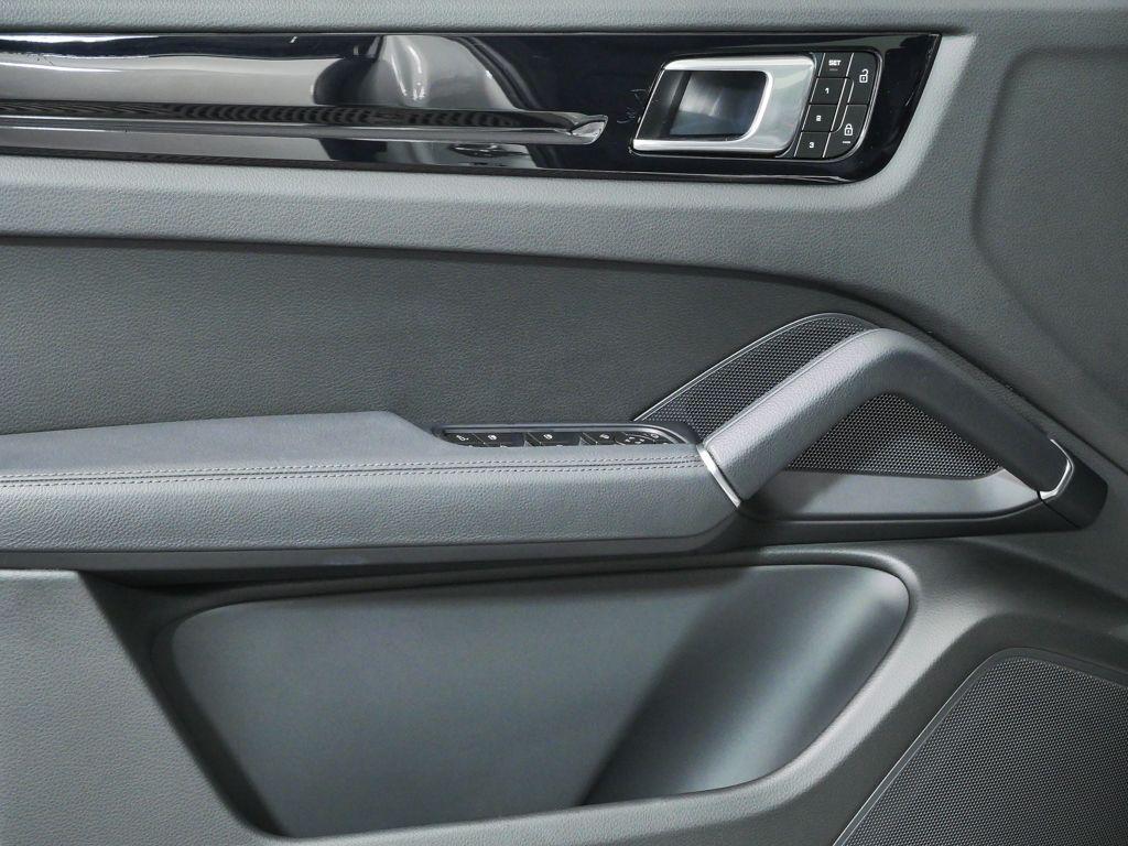 PORSCHE CAYENNE - 6