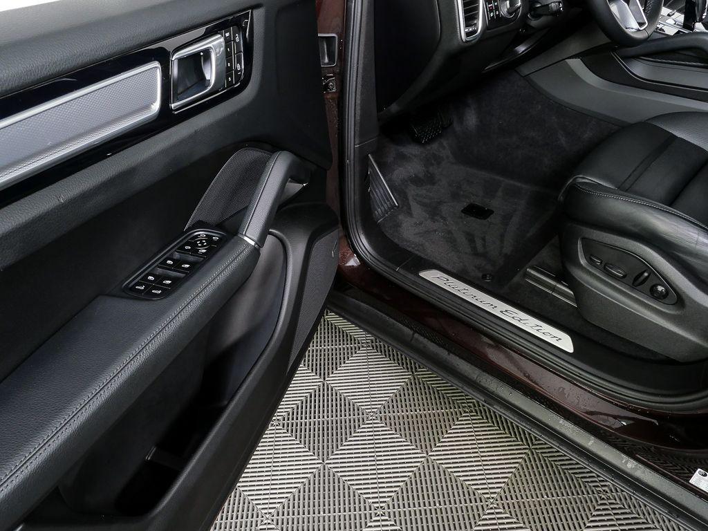 PORSCHE CAYENNE - 8