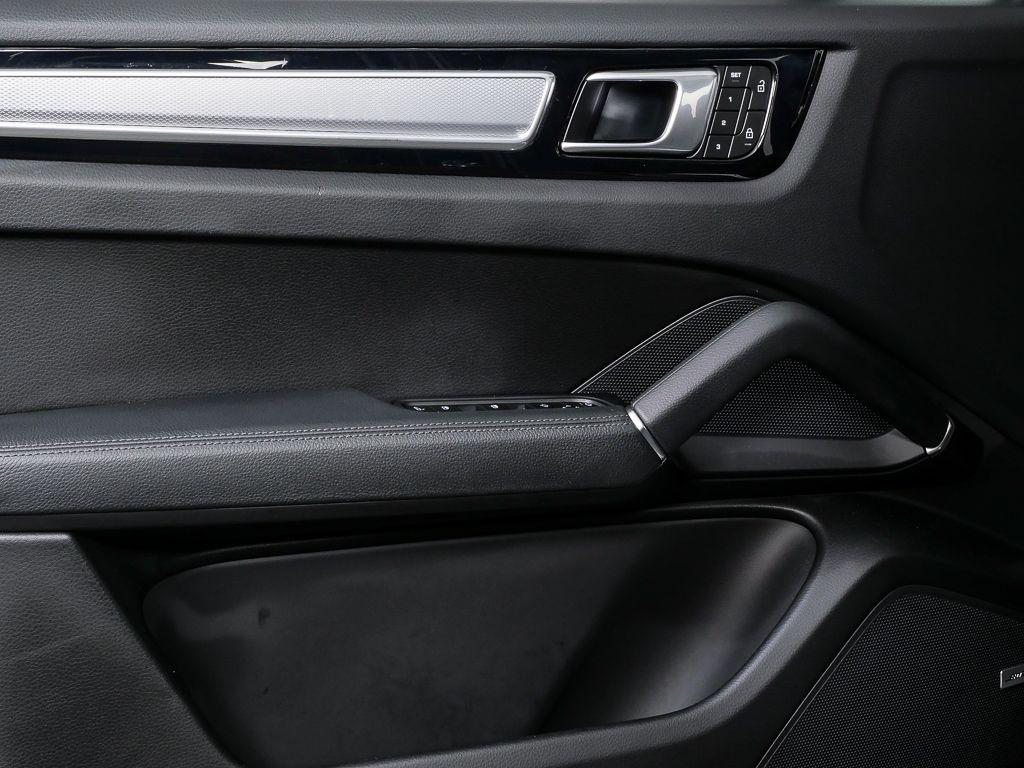 PORSCHE CAYENNE - 6