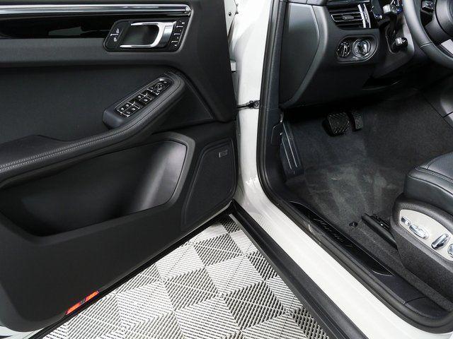 صورة 8 لـ 2026 Porsche MACAN T