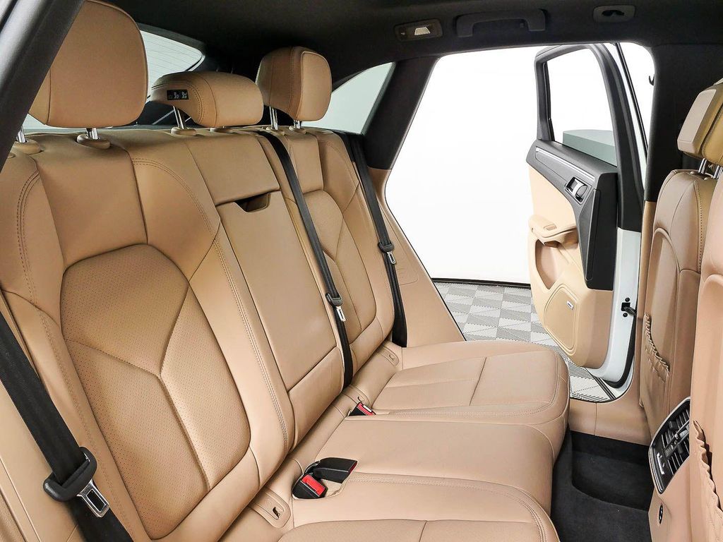 2026 Porsche MACAN — миниатюра 23