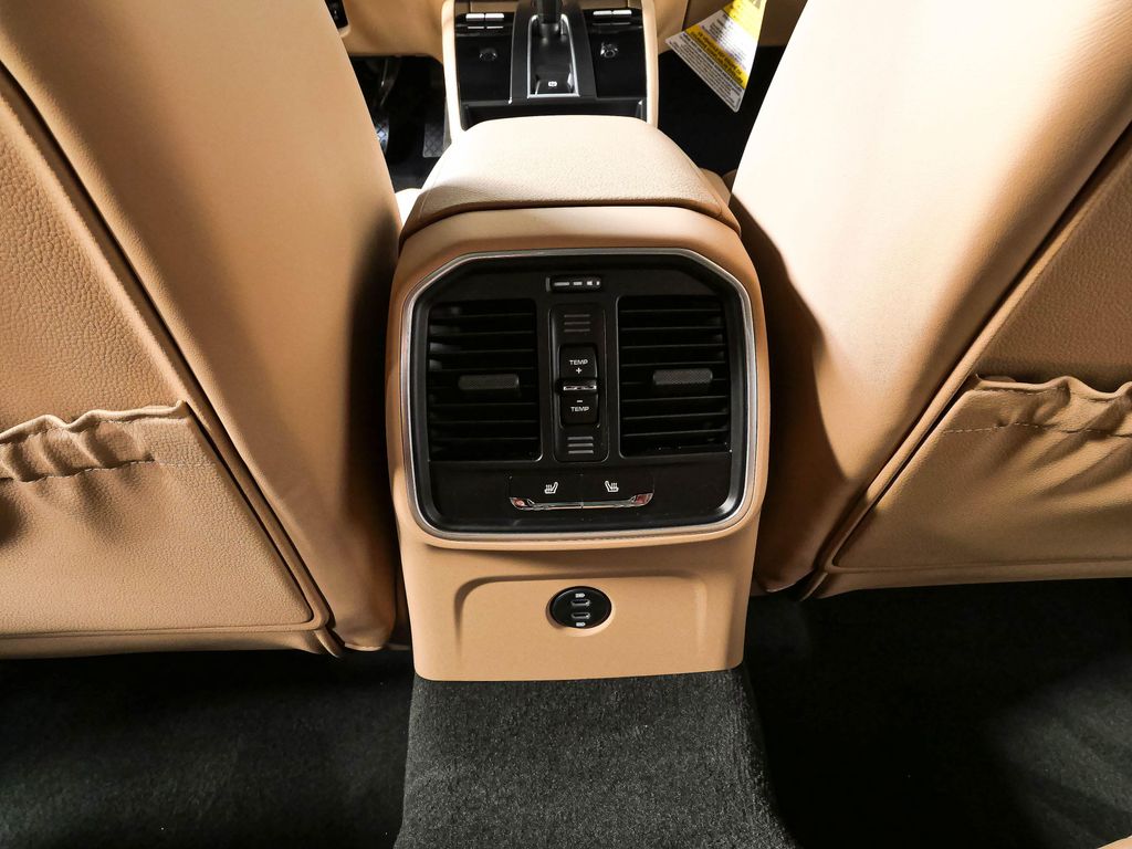2026 Porsche MACAN — миниатюра 21