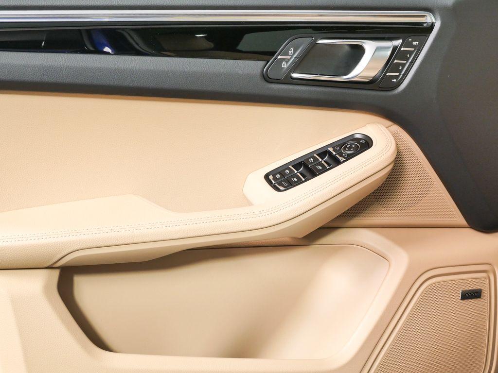 2026 Porsche MACAN — фото 6
