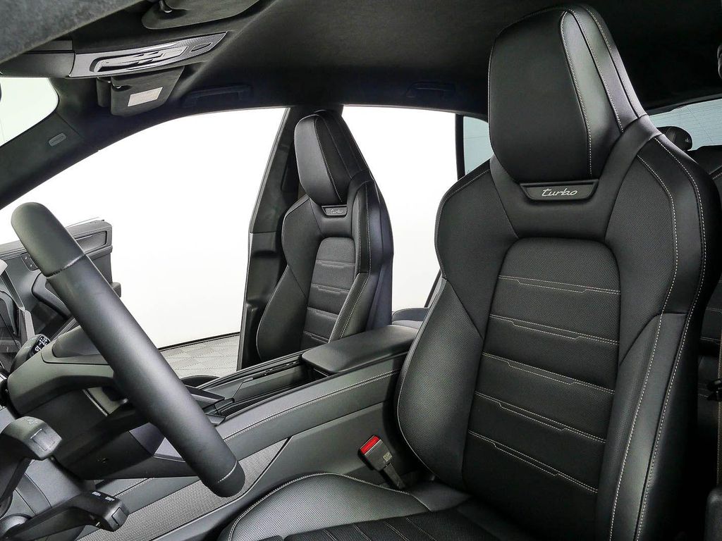 صورة 5 لـ 2026 Porsche CAYENNE TURBO