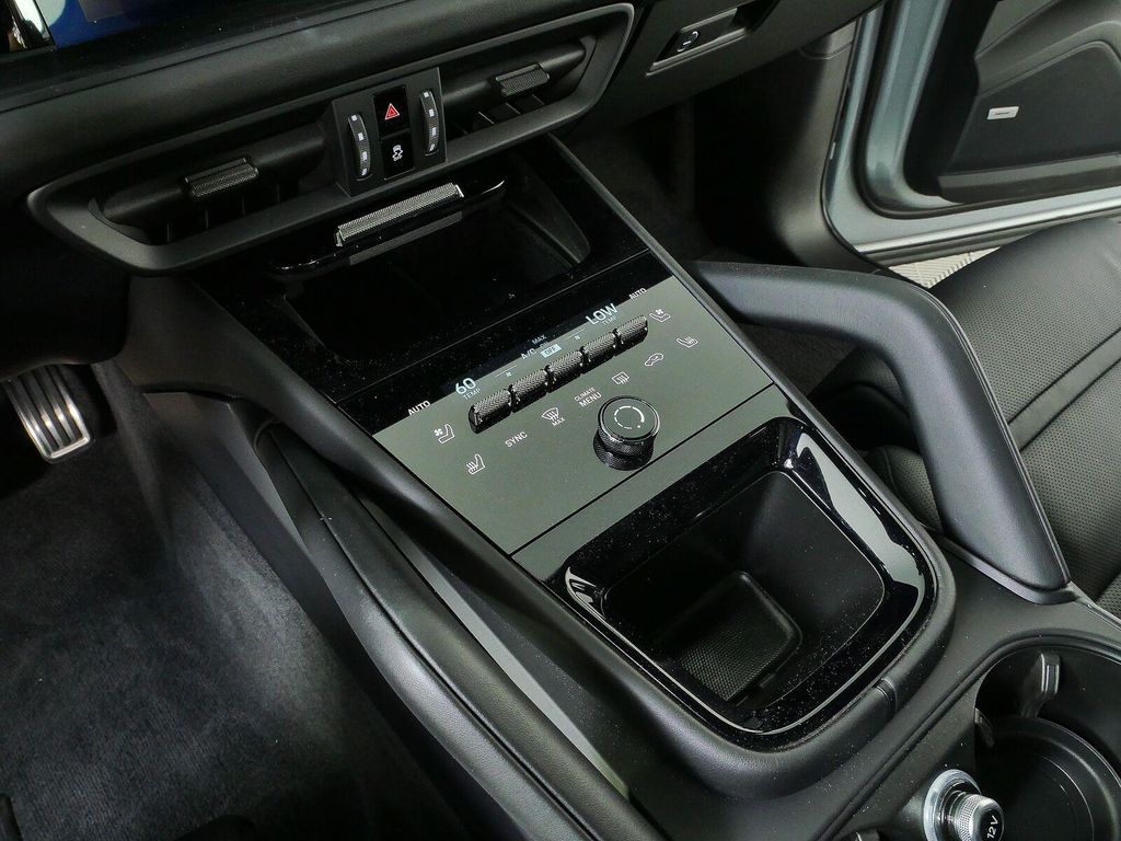 صورة 16 لـ 2025 Porsche CAYENNE CAYENNE GTS