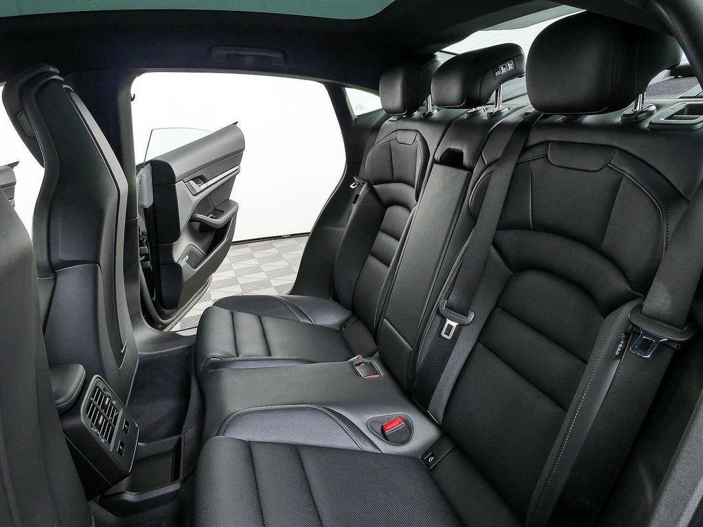 2026 Porsche TAYCAN 4 缩略图 21