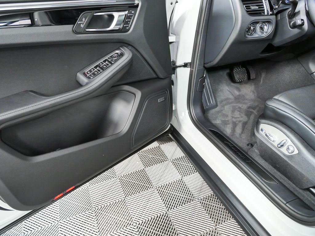 صورة 8 لـ 2026 Porsche MACAN T
