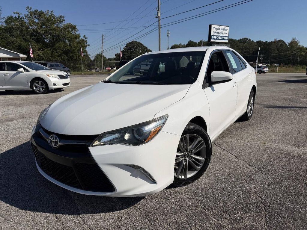 2016 Toyota Camry SE