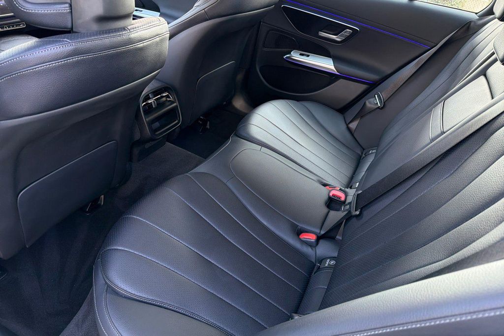 صورة مصغرة 11 لـ 2026 Mercedes-BENZ E-CLASS