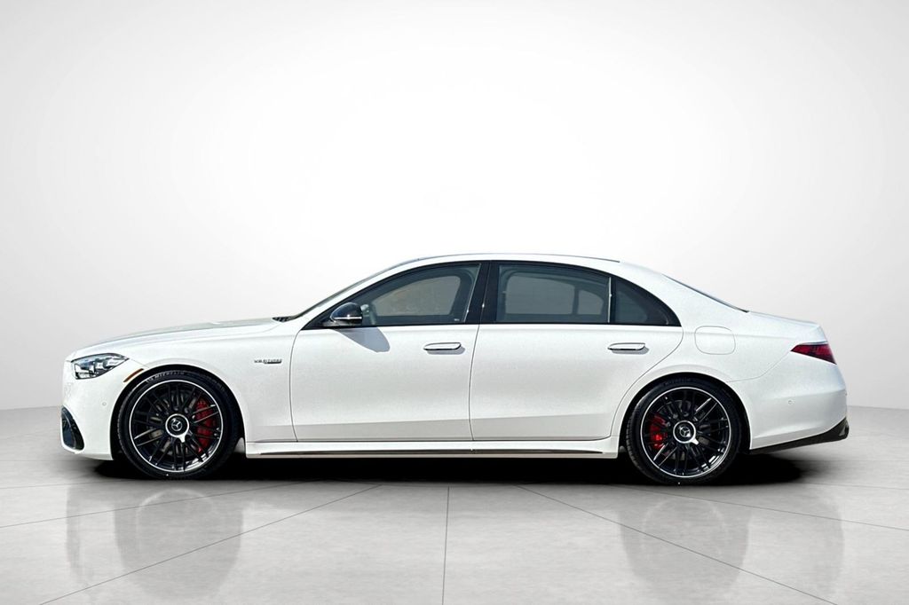 2026 Mercedes-BENZ AMG S 63 E 4MATIC — миниатюра 32
