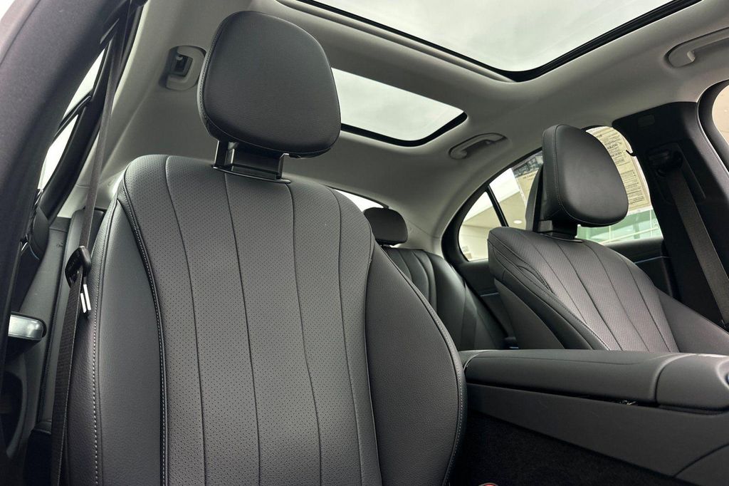 MERCEDES-BENZ E-CLASS - 3