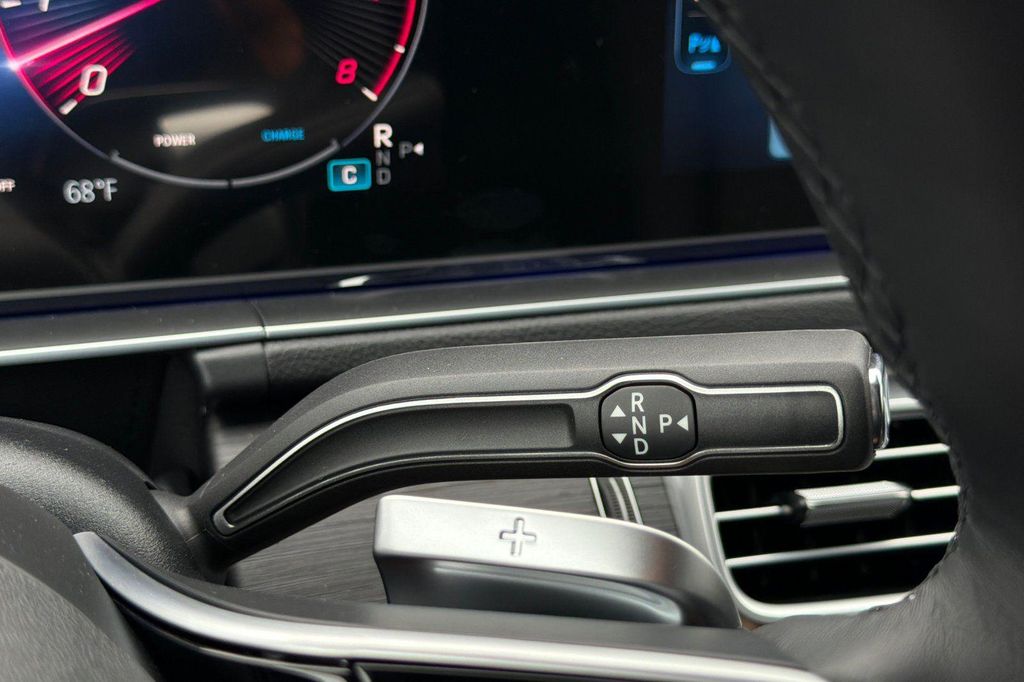 2026 Mercedes-BENZ GLE — миниатюра 22