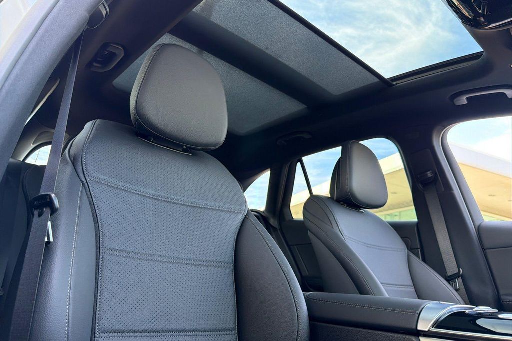 صورة مصغرة 3 لـ 2027 Mercedes-BENZ GLC