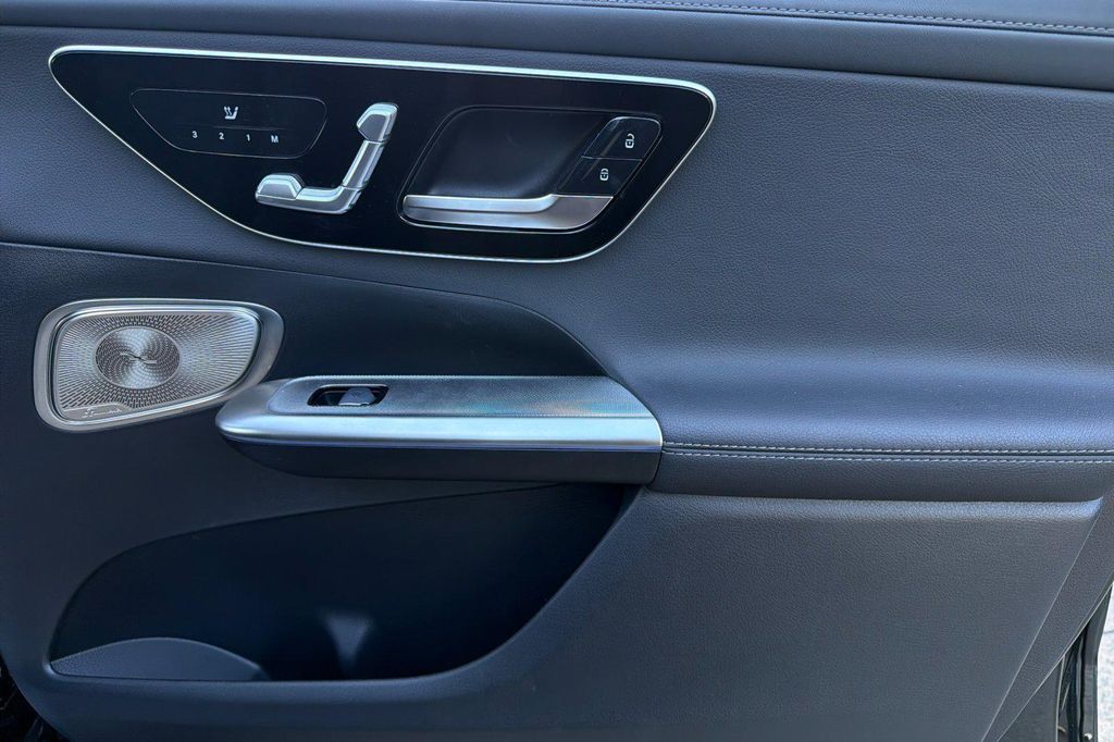 صورة مصغرة 36 لـ 2025 Mercedes-BENZ GLC