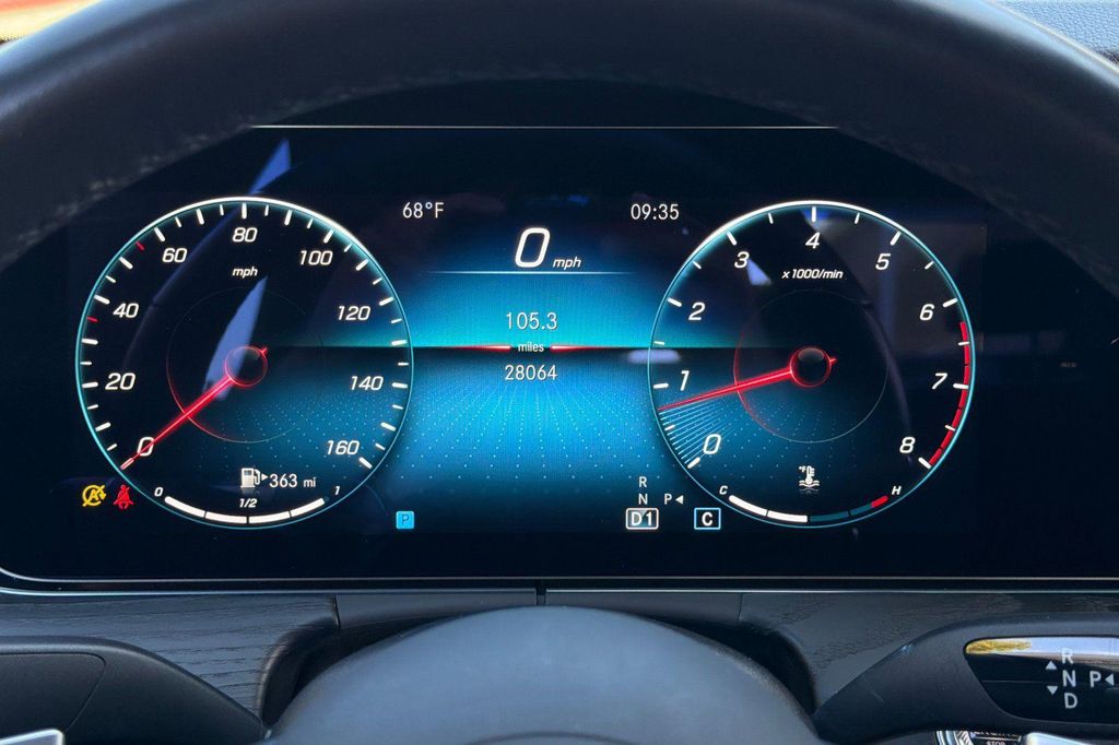 MERCEDES-BENZ E-CLASS - 7