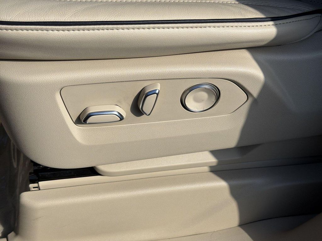 صورة مصغرة 11 لـ 2023 Cadillac ESCALADE PREMIUM LUXURY