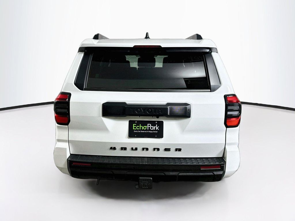 صورة 6 لـ 2025 Toyota 4RUNNER SR5