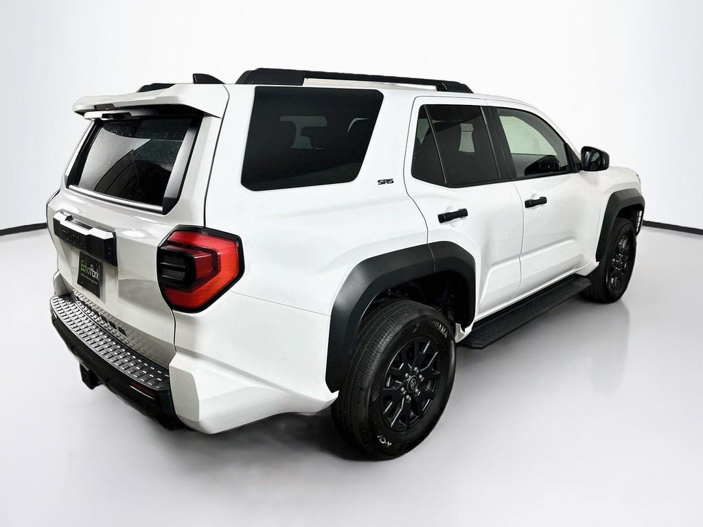 صورة 7 لـ 2025 Toyota 4RUNNER SR5
