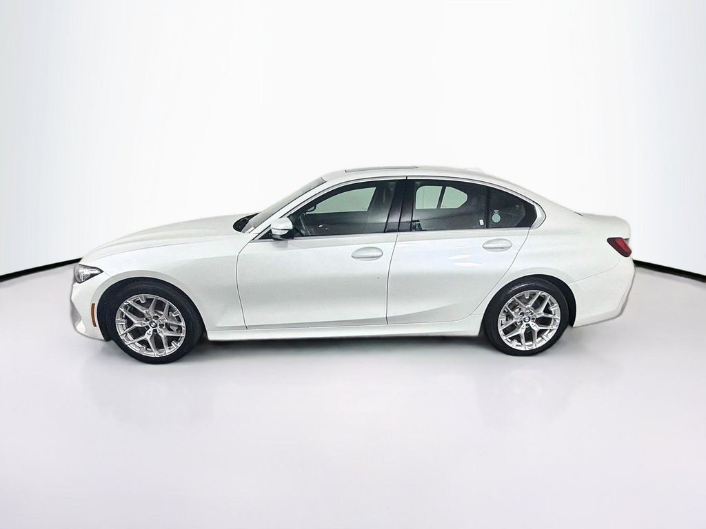 صورة 4 لـ 2025 BMW 330 330I