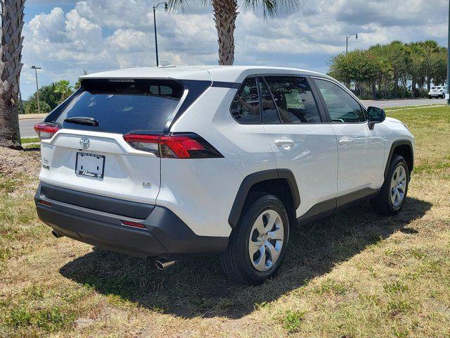 2024 Toyota RAV4 LE 照片 4