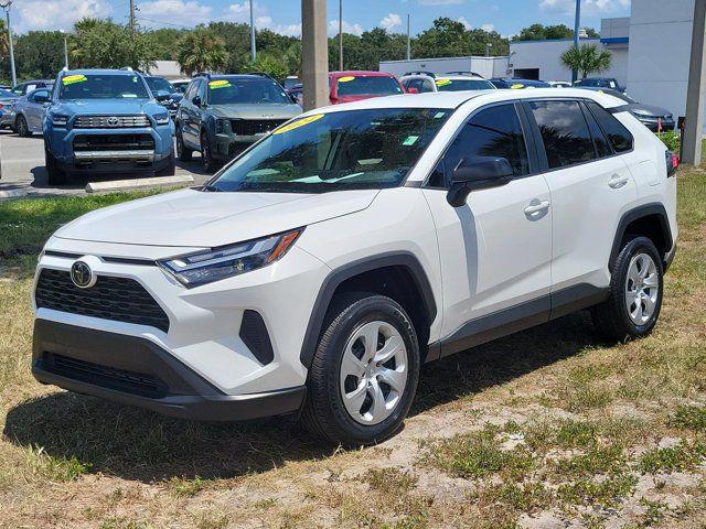 2024 Toyota RAV4 LE 照片 8