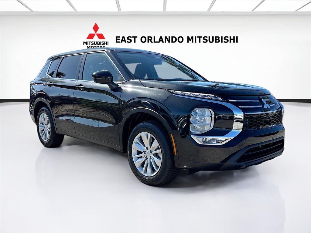 New 2026 Mitsubishi Outlander ES