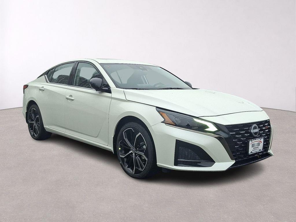 New 2025 Nissan Altima SR
