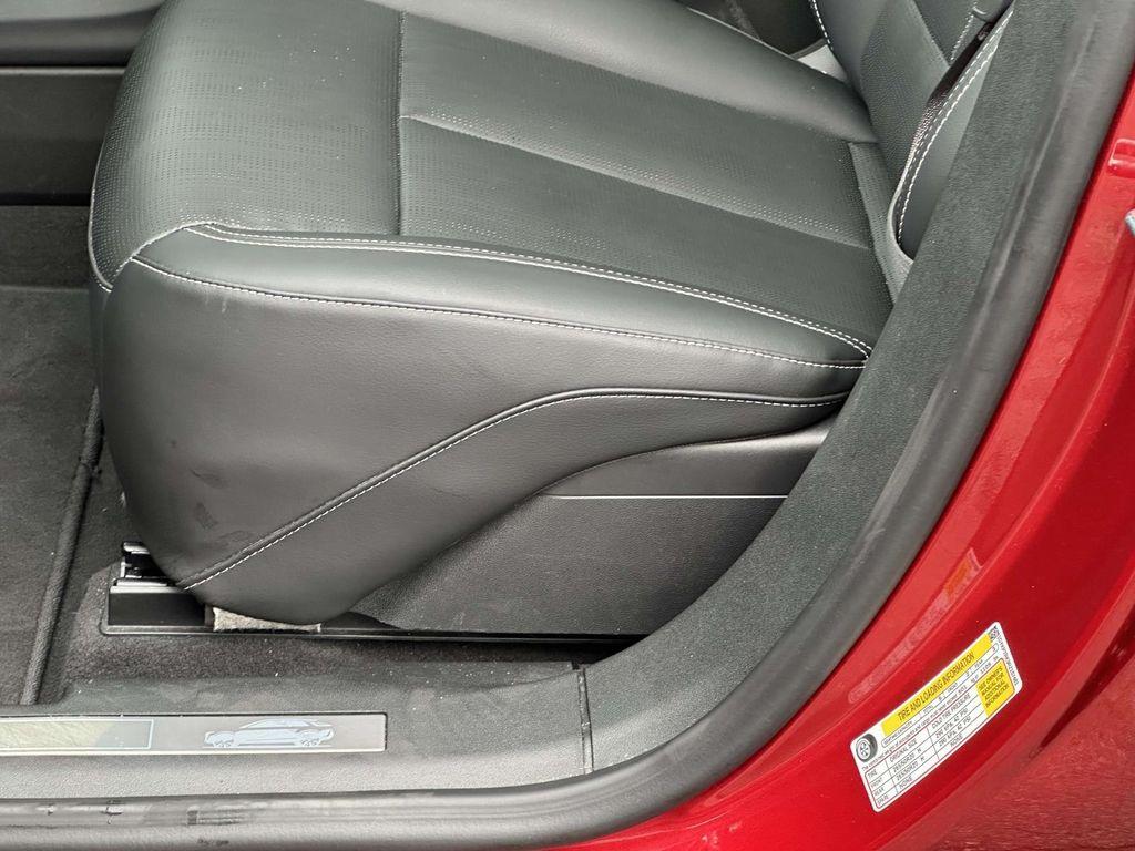 صورة 17 لـ 2024 Cadillac LYRIQ SPORT