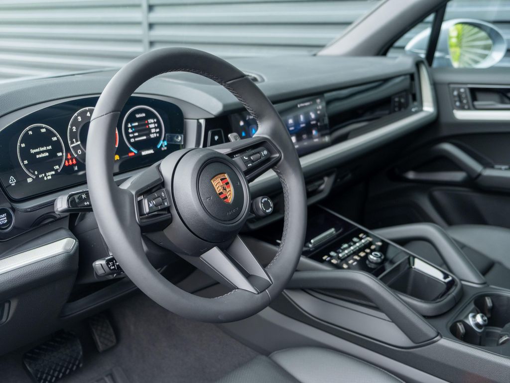 PORSCHE CAYENNE - 4