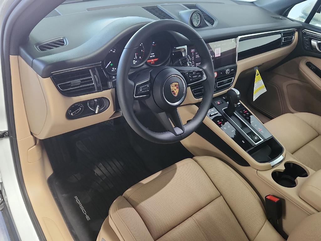 صورة 4 لـ 2026 Porsche MACAN BASE