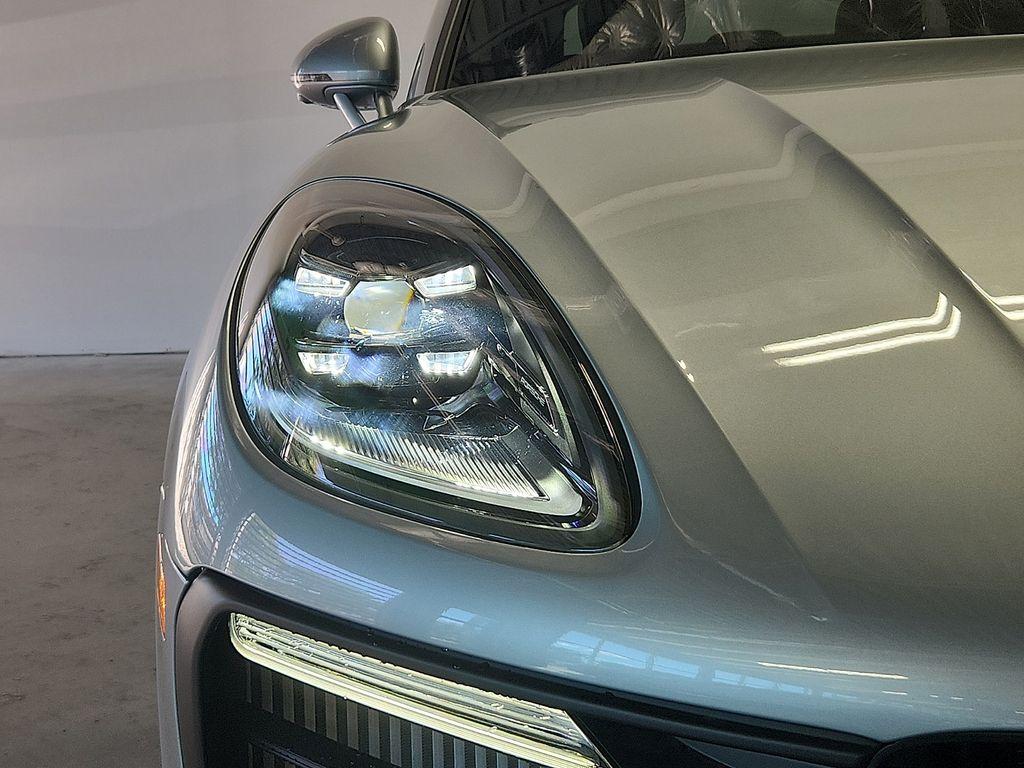 صورة 9 لـ 2026 Porsche MACAN S