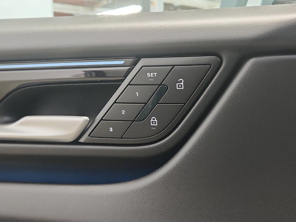 2026 Porsche MACAN 4 — миниатюра 21