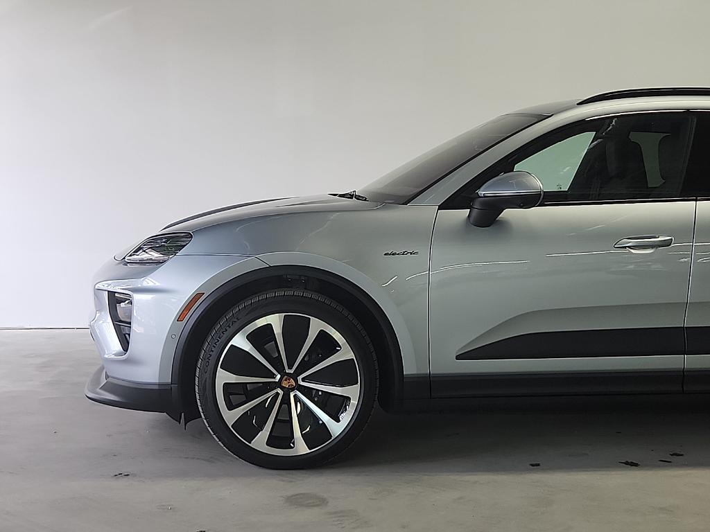 صورة 6 لـ 2026 Porsche MACAN 4
