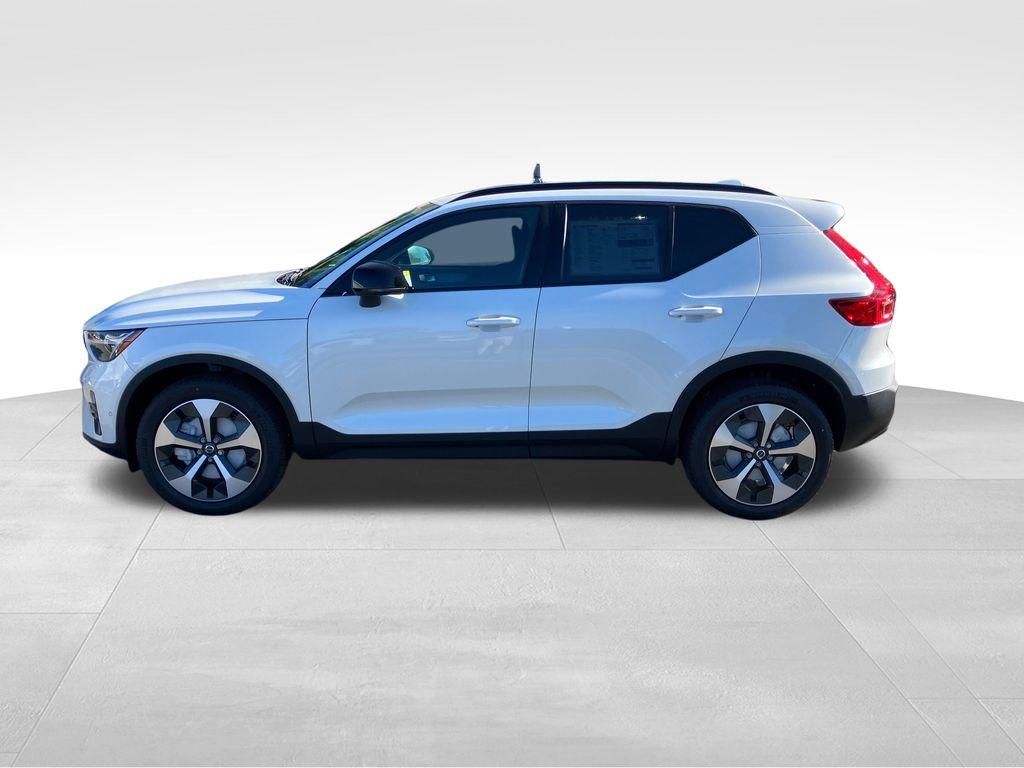 صورة 5 لـ 2026 Volvo XC40 B5 PLUS