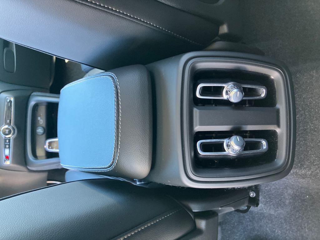 2026 Volvo XC40 B5 PLUS 缩略图 27