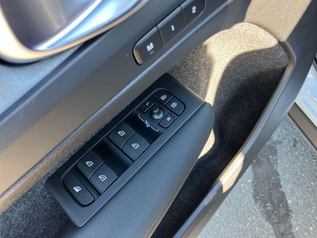 2026 Volvo XC40 B5 PLUS 缩略图 12