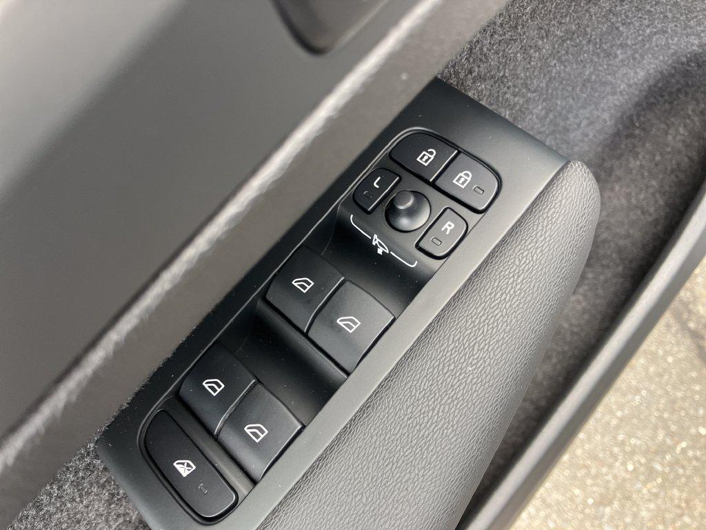 2026 Volvo XC40 B5 PLUS — миниатюра 12