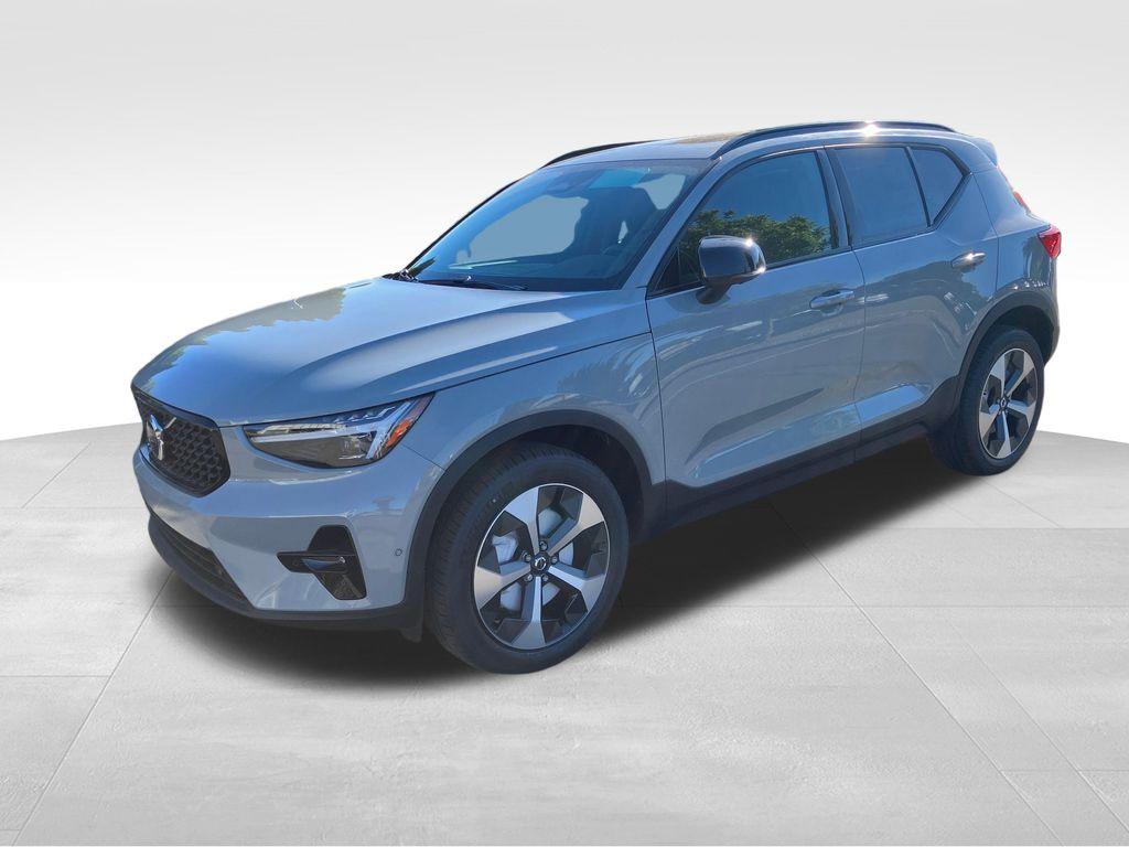 صورة 4 لـ 2026 Volvo XC40 B5 PLUS